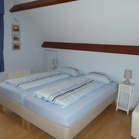 Pimpernel Apartment